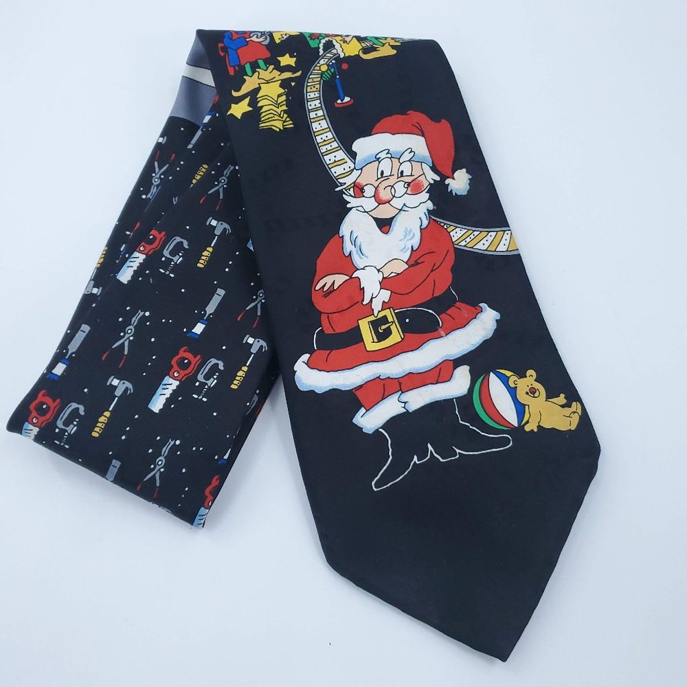 Hallmark Yule Tie Greetings Santa's Workshop Tie - Picture 7 of 7